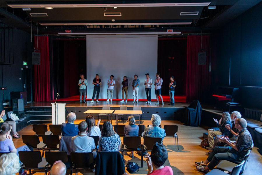 write alt text later